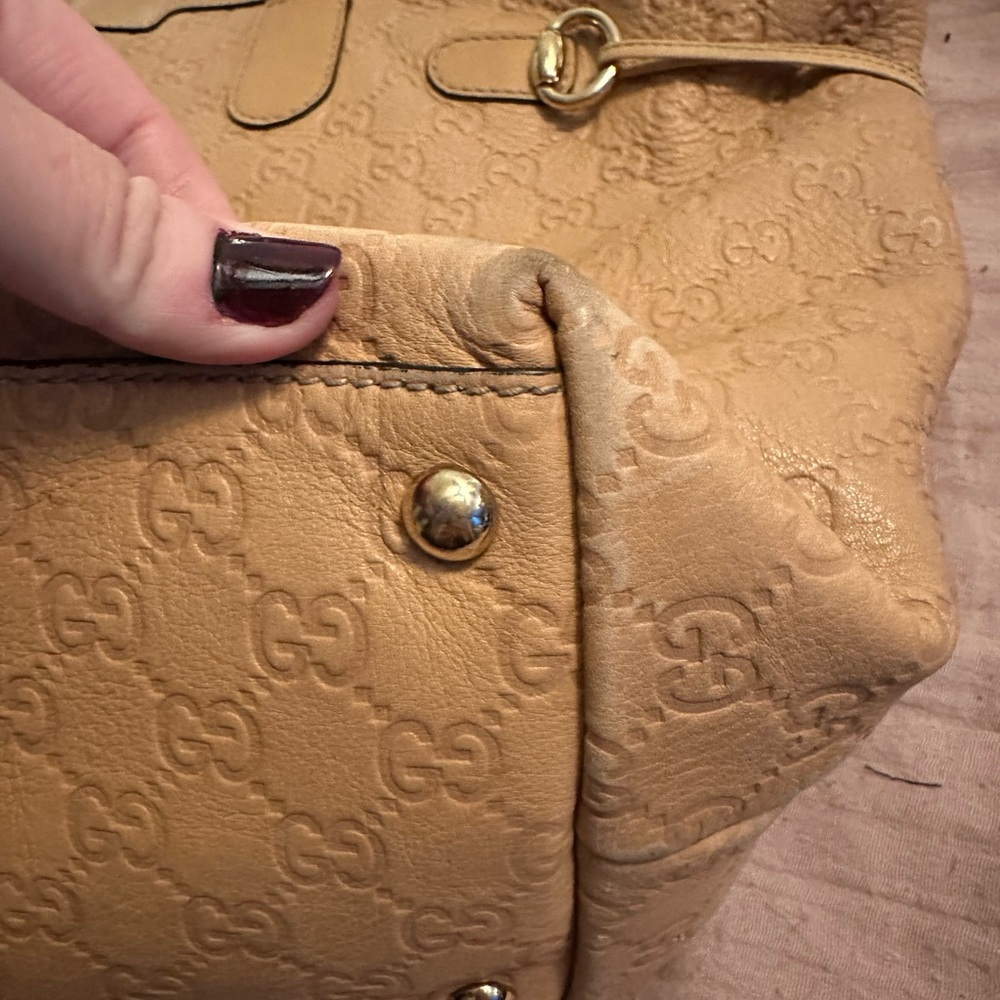 Authentic Gucci Beige Embossed Leather Tote - Picture 8 of 16